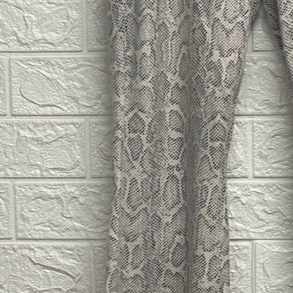 NWT free people snake print flares size 29 - Picture 2 of 6